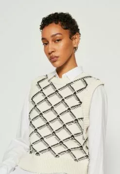 Selected Femme Slfolivia Cropped Vest - Strikkegenser - Birch 9 Selected Femme Slfolivia Cropped Vest - Strikkegenser - Birch -Selected Femme Butikk eb5f764a7f524e85937e46a6b864d309