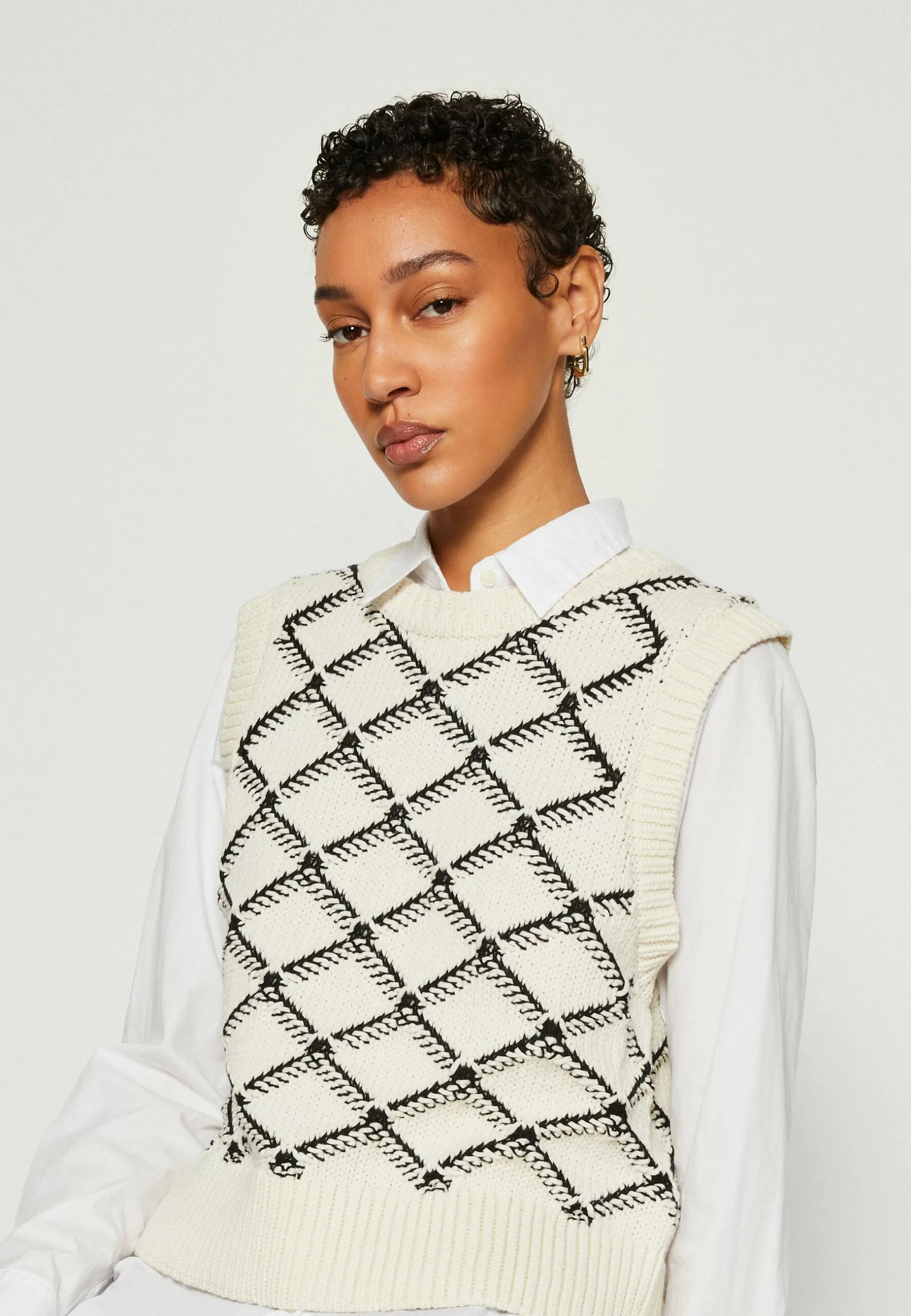 Selected Femme Slfolivia Cropped Vest - Strikkegenser - Birch 4 Selected Femme Slfolivia Cropped Vest - Strikkegenser - Birch - Bilde 4