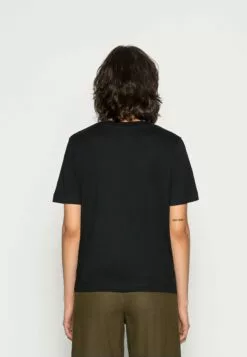 Selected Femme SlfstandardV Neck Tee- T-Shirts - Black -Selected Femme Butikk f0e707ebf03c48dc9d3ba4510e6b2d09