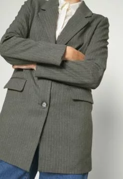 Selected Femme Slfanni Relaxed - Blazer - Grey -Selected Femme Butikk f2242b4c62d049f79e3efedaf2bb4842