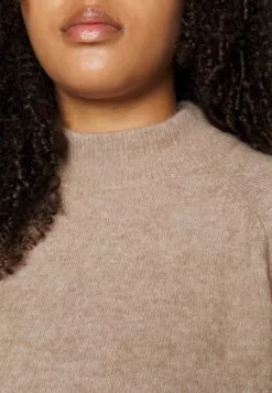 Knit High Neck Curve - Strikkegenser - Camel -Selected Femme Butikk f8ff9fed653f43219acc5c82224c40bc