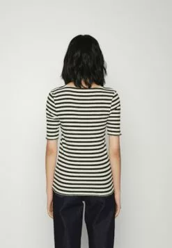 Selected Femme Slfanna U Neck - T-Shirts Med Print - Black 8 Selected Femme Slfanna U Neck - T-Shirts Med Print - Black -Selected Femme Butikk f9862e9c4175466784beb5b7bf95c7b0